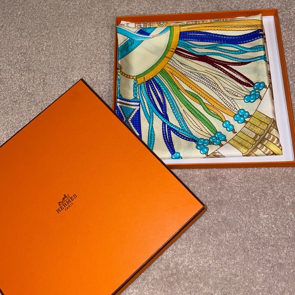 Brand new Hermes square Silk scarf - Picture 1 of 3